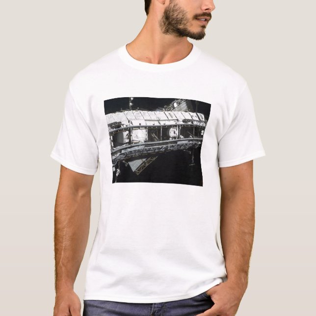 Die Startrappe der Internationalen Raumstation T-Shirt (Vorderseite)