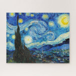 Die Sternennacht von Vincent Van Gogh<br><div class="desc">Das Gemälde wird von einem Sternenhimmel beherrscht. Es nimmt drei Viertel des Flugzeug ein und erscheint turbulent, sogar aufgeregt, mit stark wirbelnden Mustern, die wie Wellen über die Oberfläche rollen. Es ist von hellen Orben umgeben - darunter der Halbmond ganz rechts und die Venus, der Morgenstern, links von Mitte -...</div>