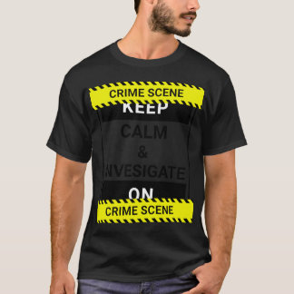 Die Szene der Sonnenkriminalität Behielt Ruhe und  T-Shirt