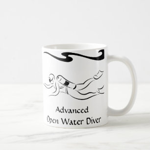 Die Tasse des vorgerückten offenes Wasser-Taucher