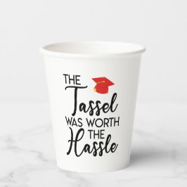 Die Tassel war die mürrische Graduierungspartei we Pappbecher