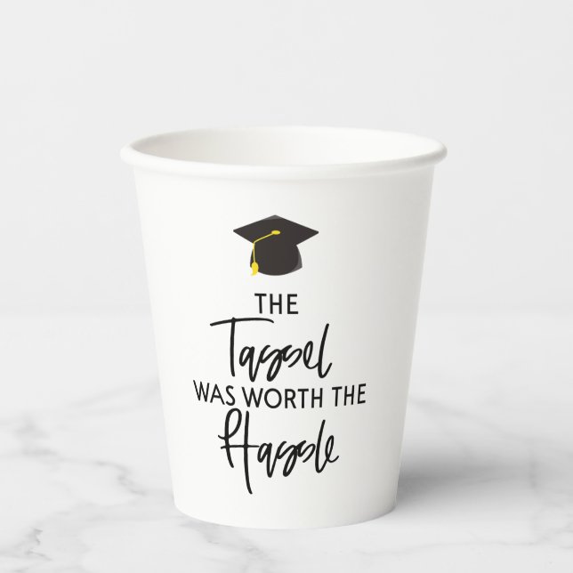 Die Tassel war die mürrische Graduierungspartei we Pappbecher (Vorderseite)