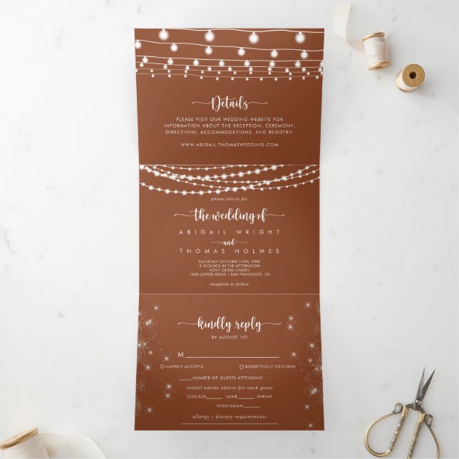 Die Terracotta String Lights Hochzeit von Dreifach Gefaltete Einladung (Innenseite)