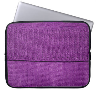 die Textur des Strickstoffes, ein schlichtes lila  Laptopschutzhülle
