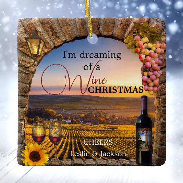 Die Träume eines Weihnachtsschmucks Keramikornament (Wine themed Christmas ornament featuring a painting of a Roman arch overlooking a vineyard landscape)