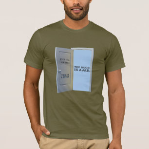 Die Tür ist einen Spalt offen T-Shirt