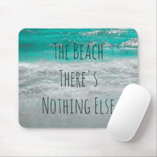 Die türkisfarbenen Wellen am Strand Mousepad