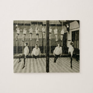 Die Turnhalle, London-Mittelschule für Mädchen, 19
