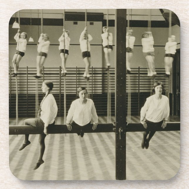 Die Turnhalle, London-Mittelschule für Mädchen, 19 Getränkeuntersetzer (Vorderseite)