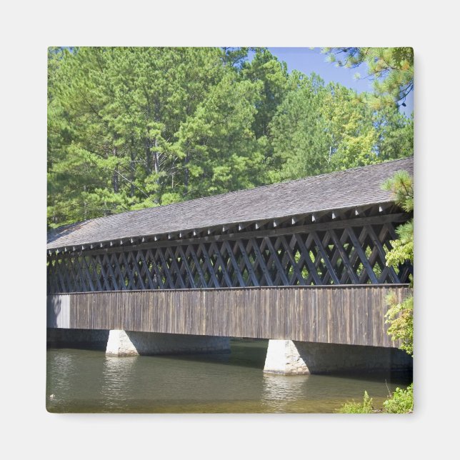 Die überdachte Brücke Stone Mountain bei Stone Magnet (Vorne)