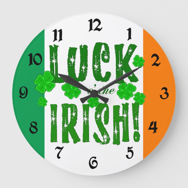 Die Uhr der grünen irischen Kleeblätter in Irland  (Vorderseite)