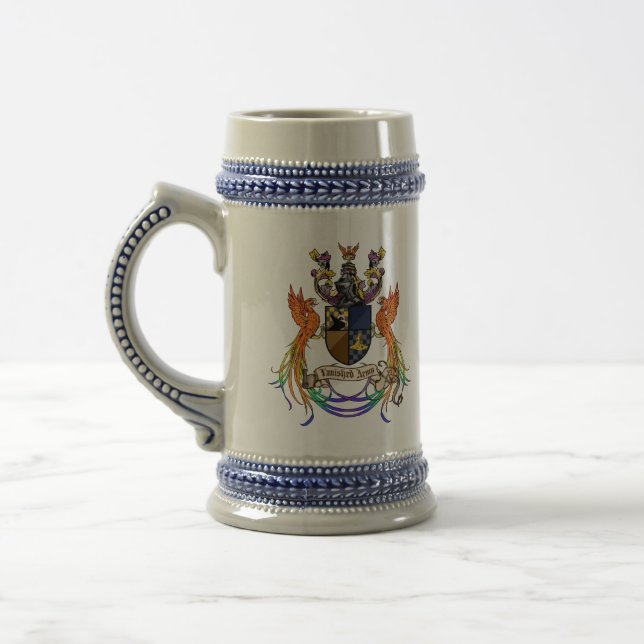 Die Verschwundene Armeekatze Steins Bierglas (Links)