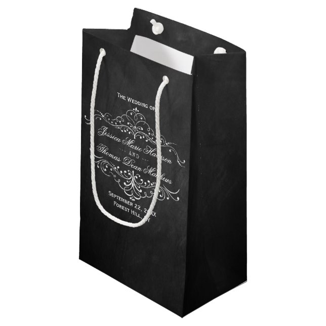 Die Verzierte Chalkboard-Hochzeitskollektion Kleine Geschenktüte (Vorderseite Schrägansicht)