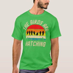 Die Vögel sehen zu, wie sie die amerikanische Voge T-Shirt