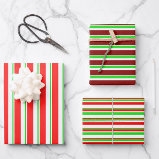 Die Weihnachtsmuster sind grün, weiß, rot und farb Geschenkpapier Set