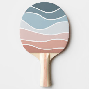 Die Wellen im Retrostil sind blau und rosa. Tischtennis Schläger