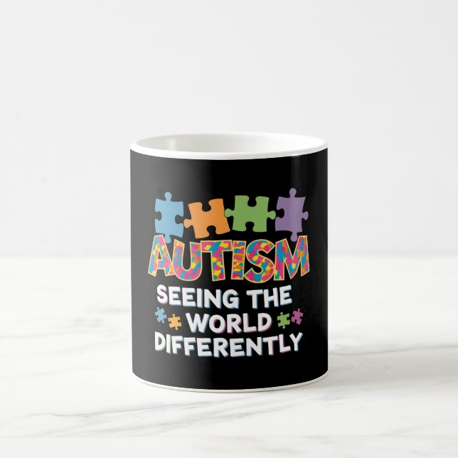 Die Welt anders als das Bewusstsein für Autismus Kaffeetasse (Mittel)
