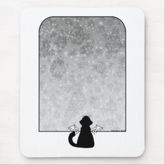 Die Welt aufpassend, gehen Sie durch mousepad