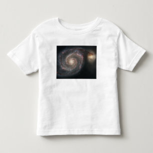 Die Whirlpool-Galaxie (M51) und die Begleitgalaxie Kleinkind T-shirt