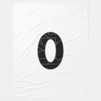 Die Zahl Null (0) in schwarz Fleecedecke