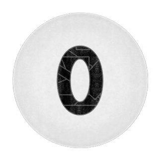Die Zahl Null (0) in schwarz Schneidebrett