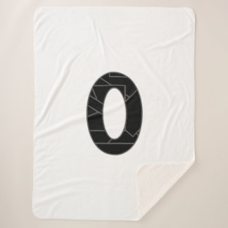 Die Zahl Null (0) in schwarz Sherpadecke
