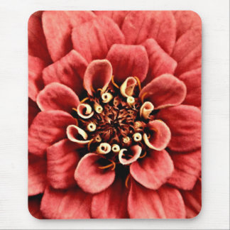 Die Zinnia-Details sind fröhlich, aber nicht beson Mousepad