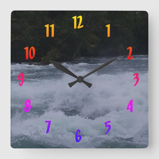 Die zornigen Gewässer der Niagara Quadratische Wanduhr (Vorderseite)