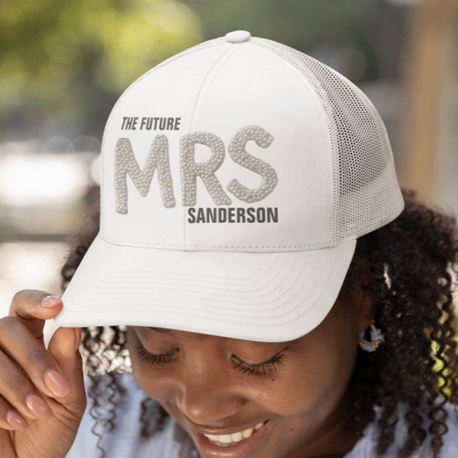 Die zukünftige Mrs Bride Faux-Perlen-Patch  Truckerkappe (Von Creator hochgeladen)