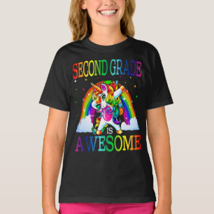 Die zweite Klasse ist Phantastisch, eingeschlossen T-Shirt