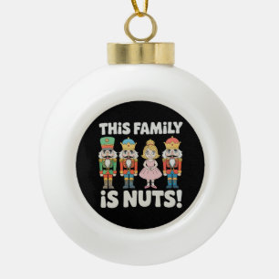 Diese Familie ist verrückt Weihnachten Nussknacker Keramik Kugel-Ornament