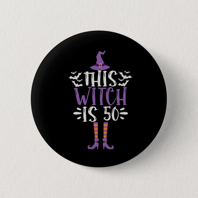 Diese Hexe ist das fünfzigste lustige Halloween Ge Button (Vorderseite)