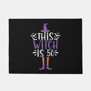 Diese Hexe ist das fünfzigste lustige Halloween Ge Fußmatte