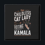 Diese kinderlose Katze-Lady wählt Kamala Magnet<br><div class="desc">Diese kinderlose Katze-Lady wählt Kamala</div>