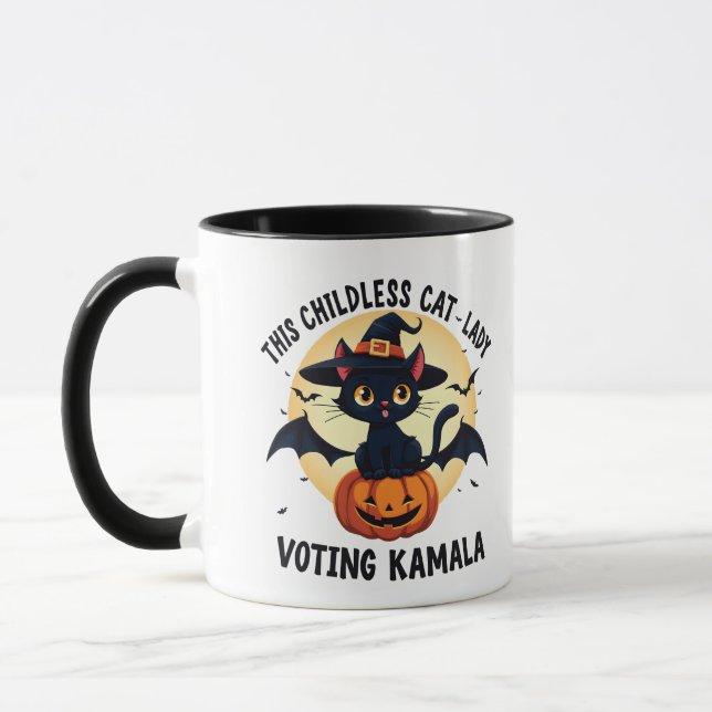 Diese kinderlose Katzen-Lady wählt Kamala Hallowee Tasse (Links)