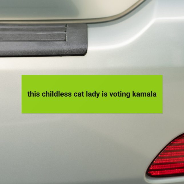 Diese kinderlose Katzenfrau wählt Kamala grün Autoaufkleber (Auf Auto)