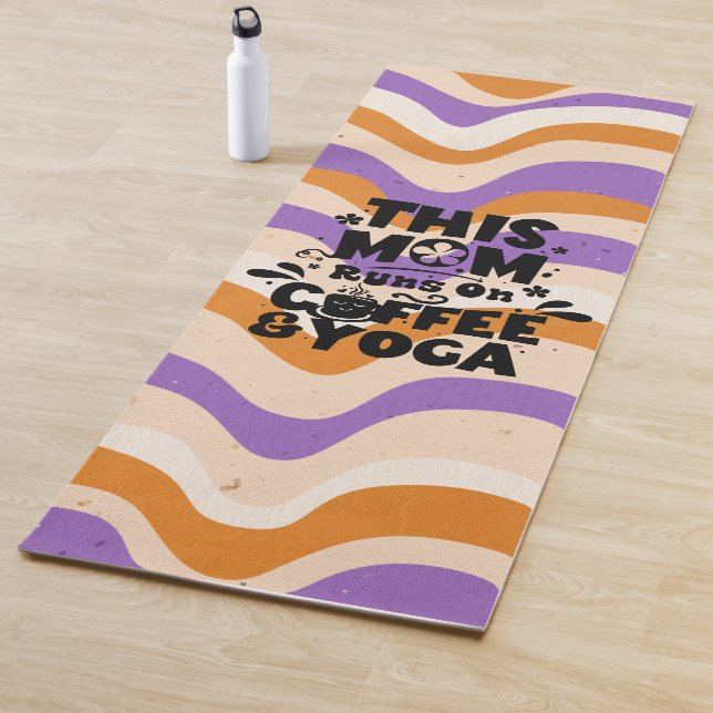 Diese Mama läuft auf Kaffee & Yoga Retro Wavy Must Yogamatte (Beispiel)