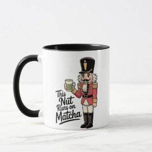 Diese Nuss läuft auf Matcha-Weihnachtsnussknacker Tasse