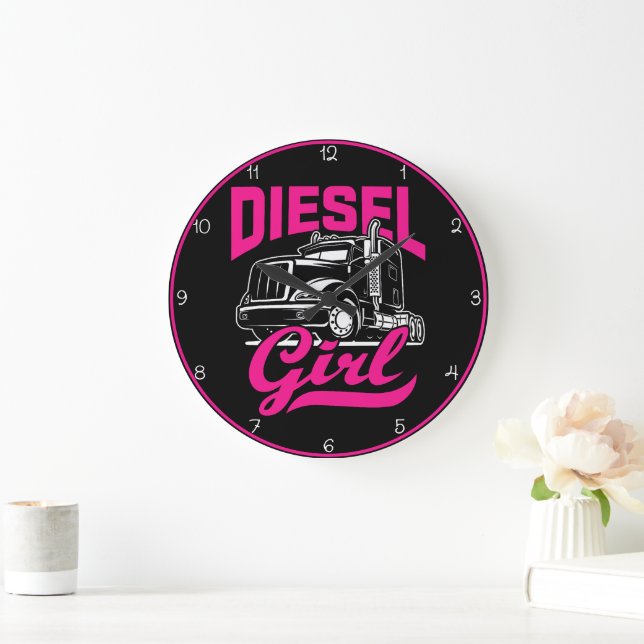 Diesel Girl: Lastwagen mit Power Große Wanduhr (Zuhause)