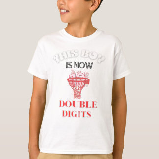 dieser Junge ist jetzt 10 zweistellige T - Shirt