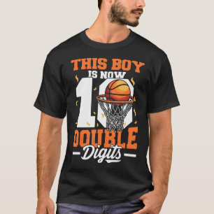 Dieser Junge ist jetzt zweistellig Basketballjunge T-Shirt