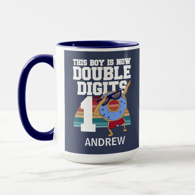 Dieser Junge ist jetzt zweistellig, sonniger 10. G Tasse (Links)