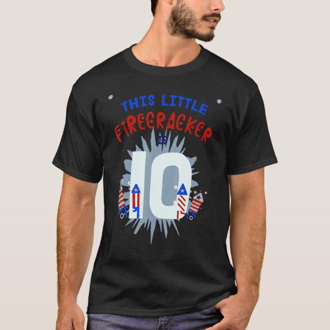 Dieser kleine Firecracker ist 10 Junge Mädchen 10. T-Shirt (Vorderseite)