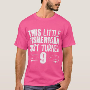 Dieser kleine Fisherman drehte sich gerade um den  T-Shirt