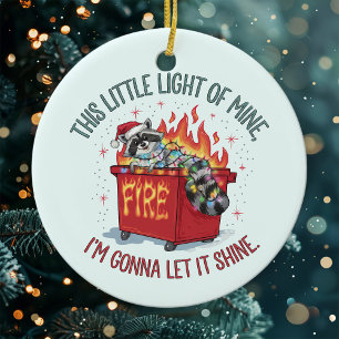 Dieser kleine Waschbär-Müllcontainer-Feuerwerk-Wei Keramik Ornament