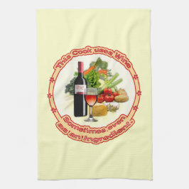 Dieser Koch verwendet Wein Handtuch