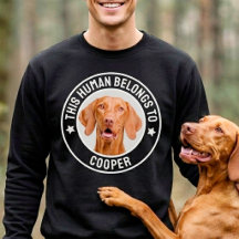 Dieser Mensch gehört zum Foto für Hunde oder Katze