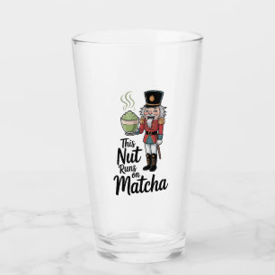 Dieser Nussknacker läuft auf Matcha Weihnachts-Nus Glas