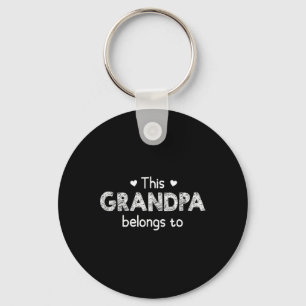 Dieser Opa gehört zu - Mit anpassbarem Bereich für Schlüsselanhänger