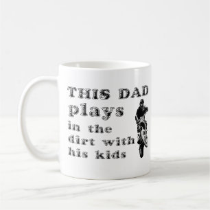 Dieser Papa fährt Motocross mit dem Dirtbike Tasse